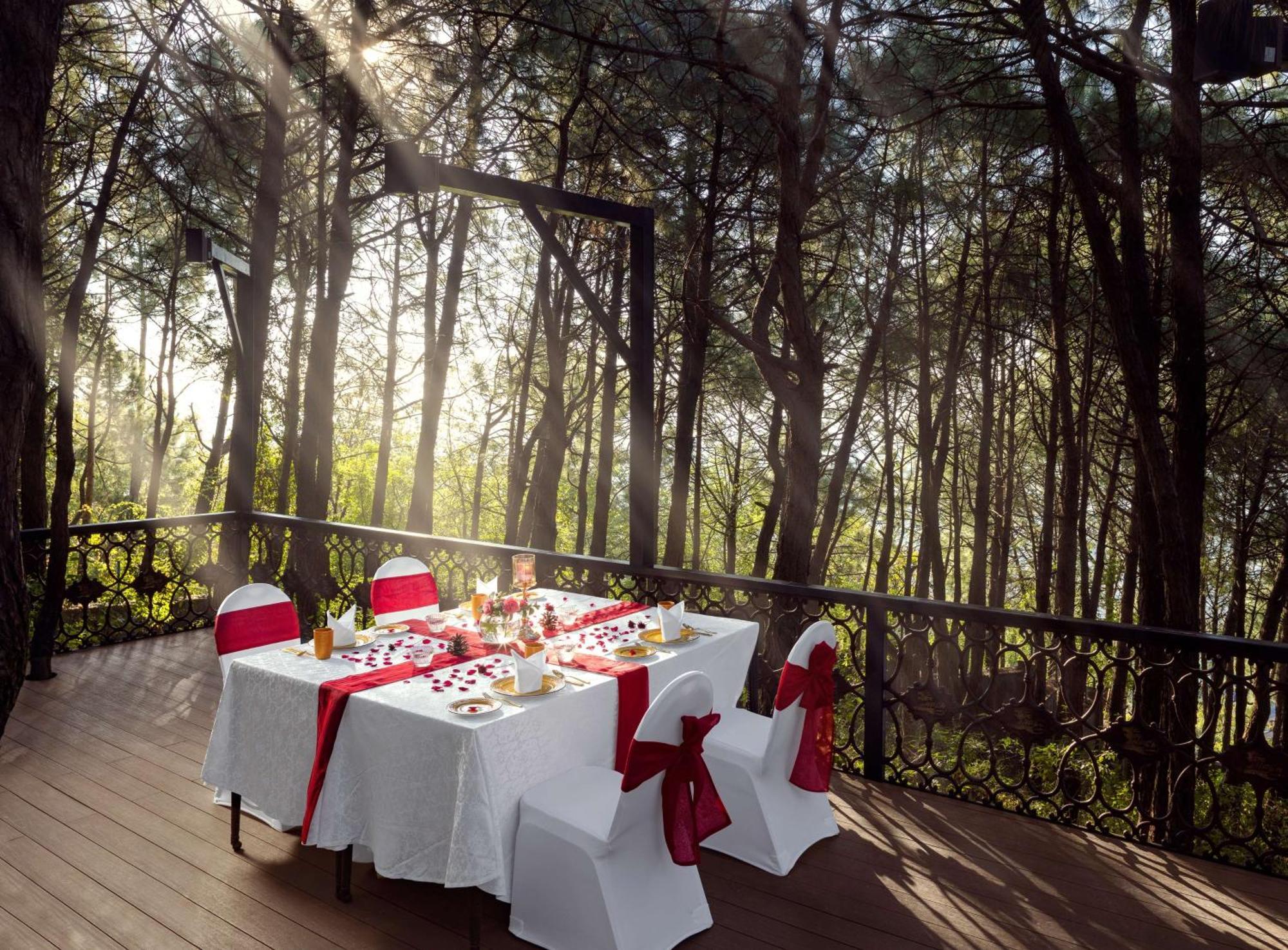 Radisson Blu Resort Dharamshala Exterior photo