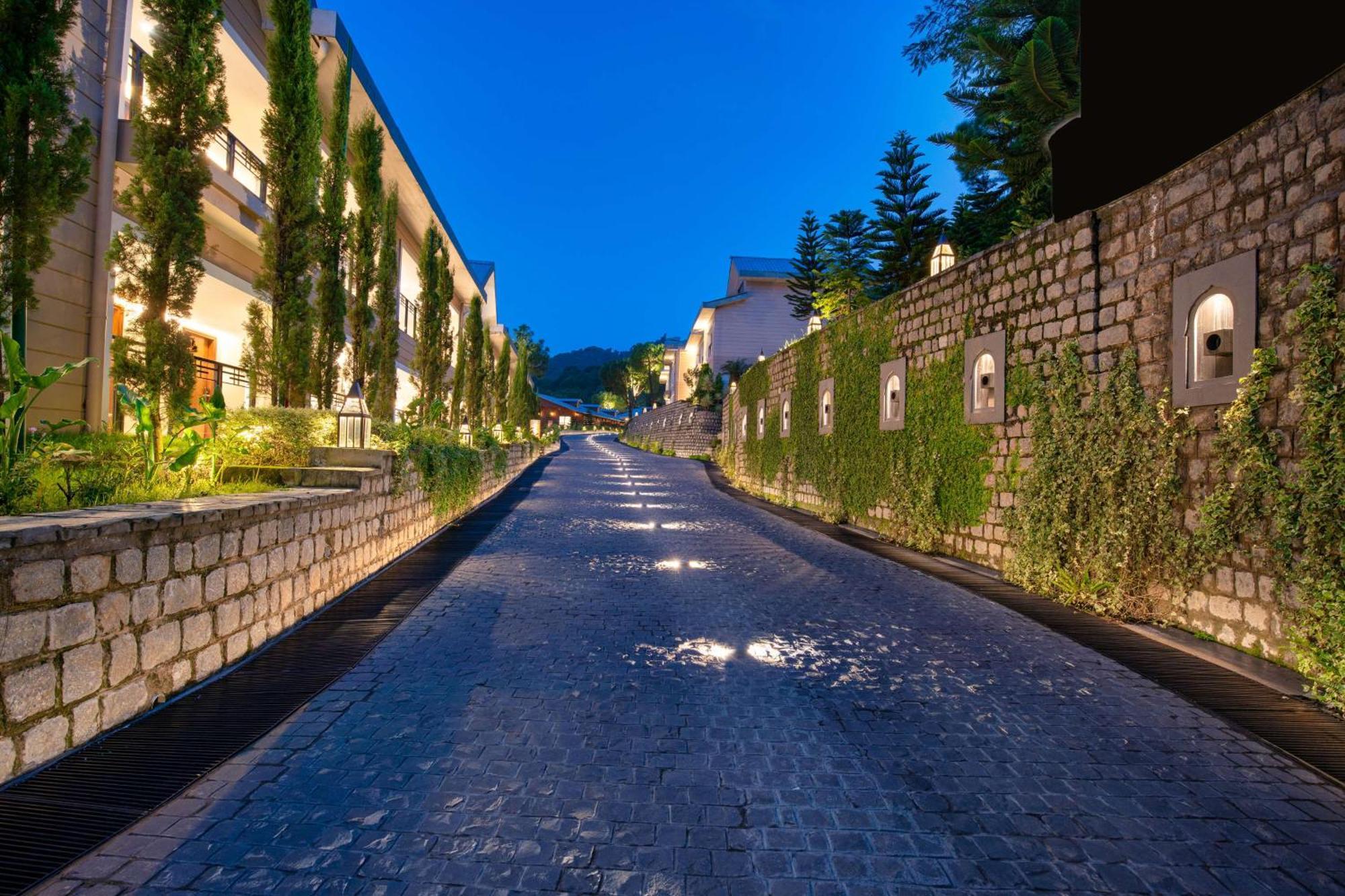 Radisson Blu Resort Dharamshala Exterior photo